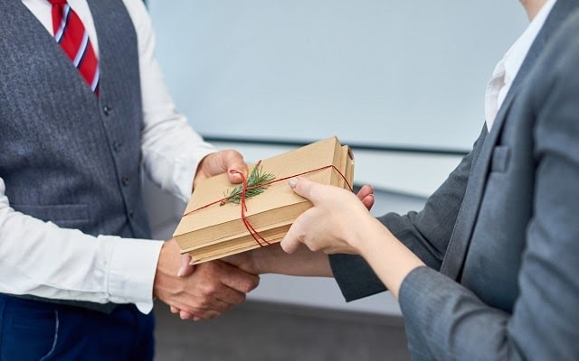 Memberikan Hadiah Ke Customer Menjadi Salah Satu Teknik Marketing ?