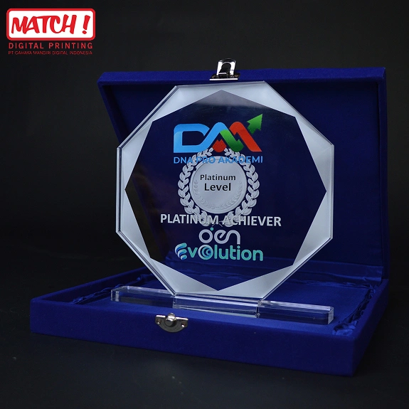 Plakat Akrilik Ketebalan 10mm