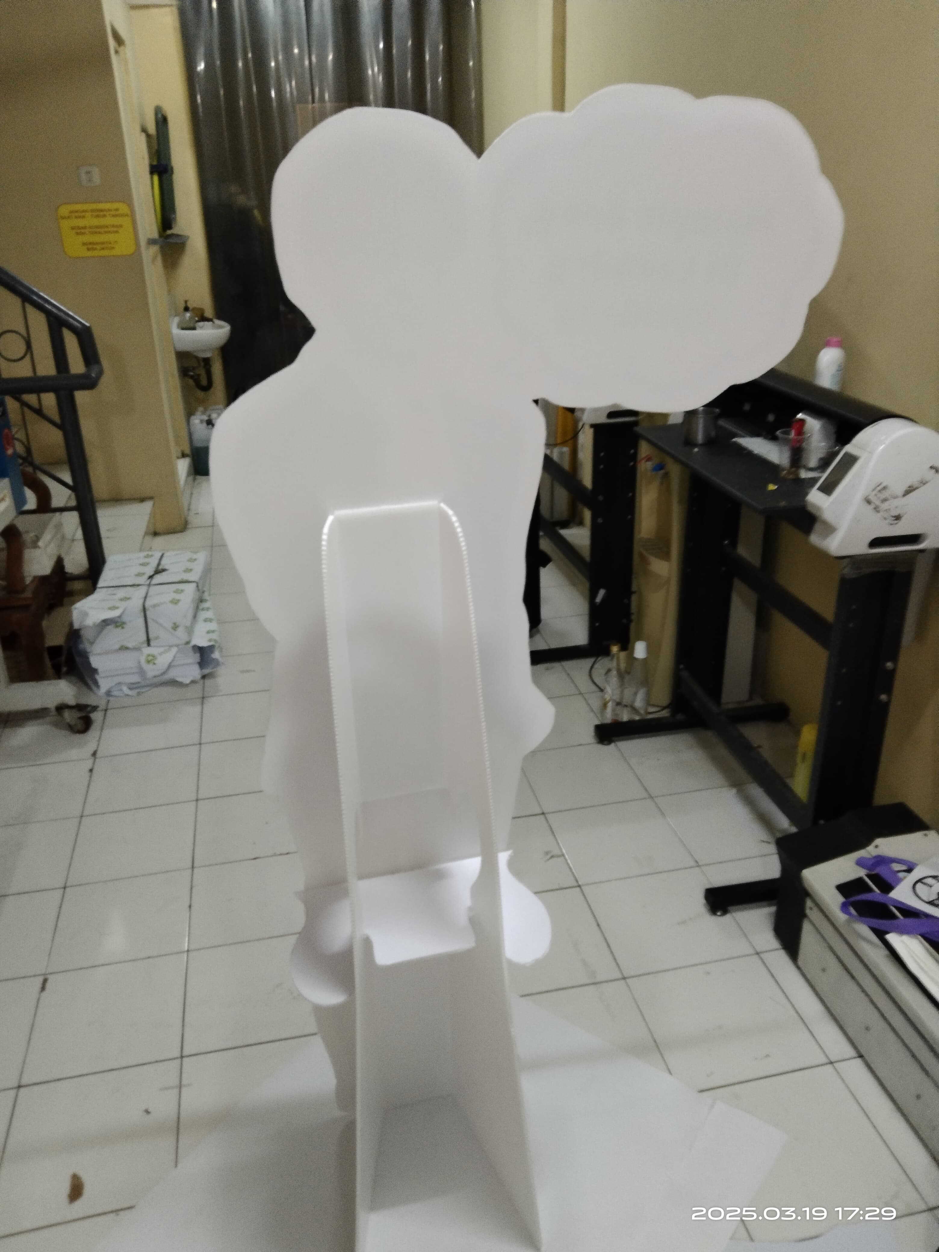 Human Standee Uk. 80X150Cm Bahan Kd Board detail